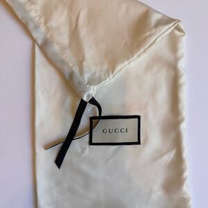 Satin Gucci dust bag